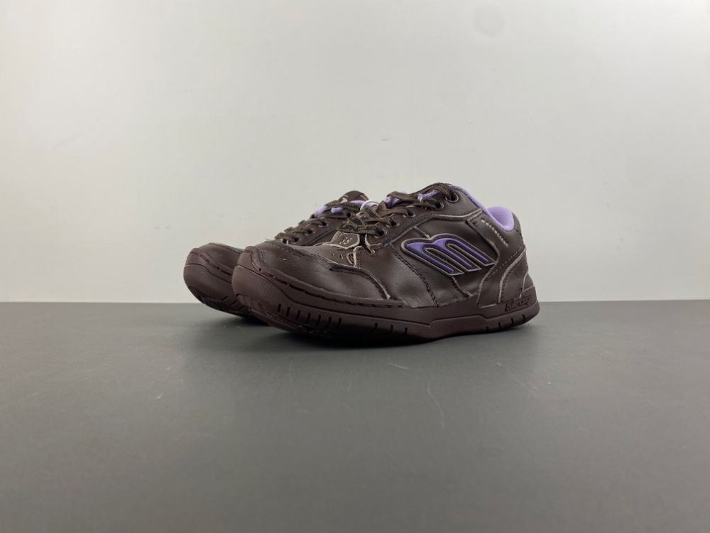 Balenciaga 18 Hamptons Worn-Out 841763 WCURS 2050