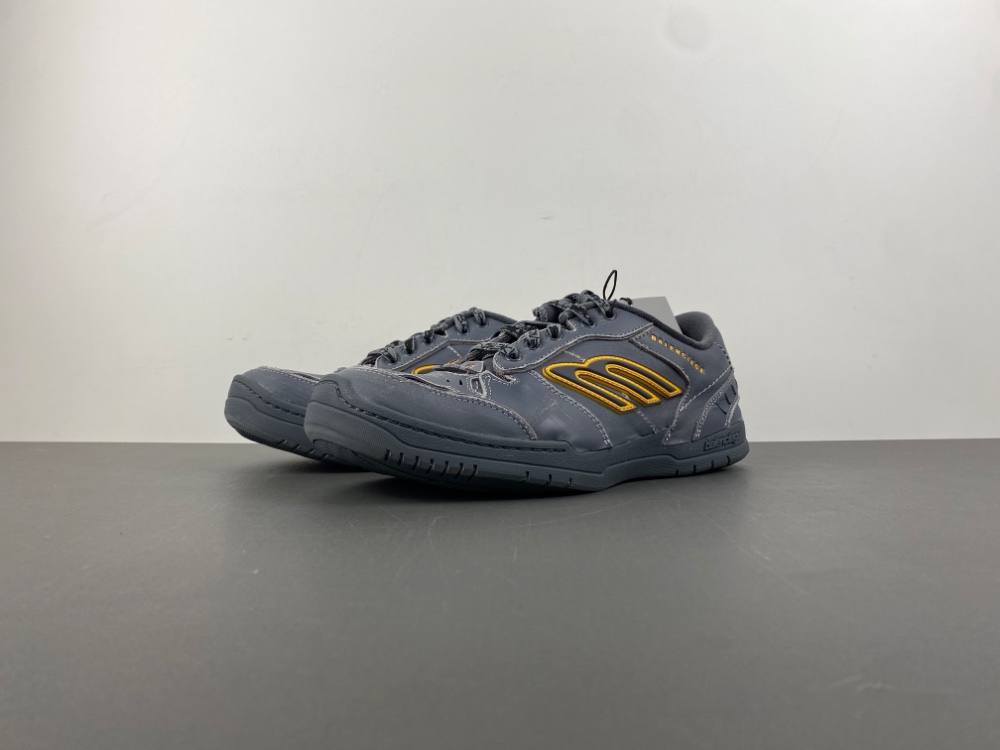 Balenciaga 18 Hamptons Worn-Out 841765 WCURB 1180