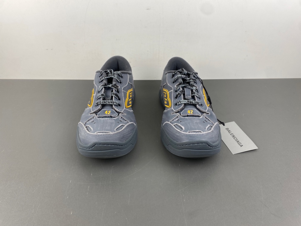 Balenciaga 18 Hamptons Worn-Out 841765 WCURB 1180