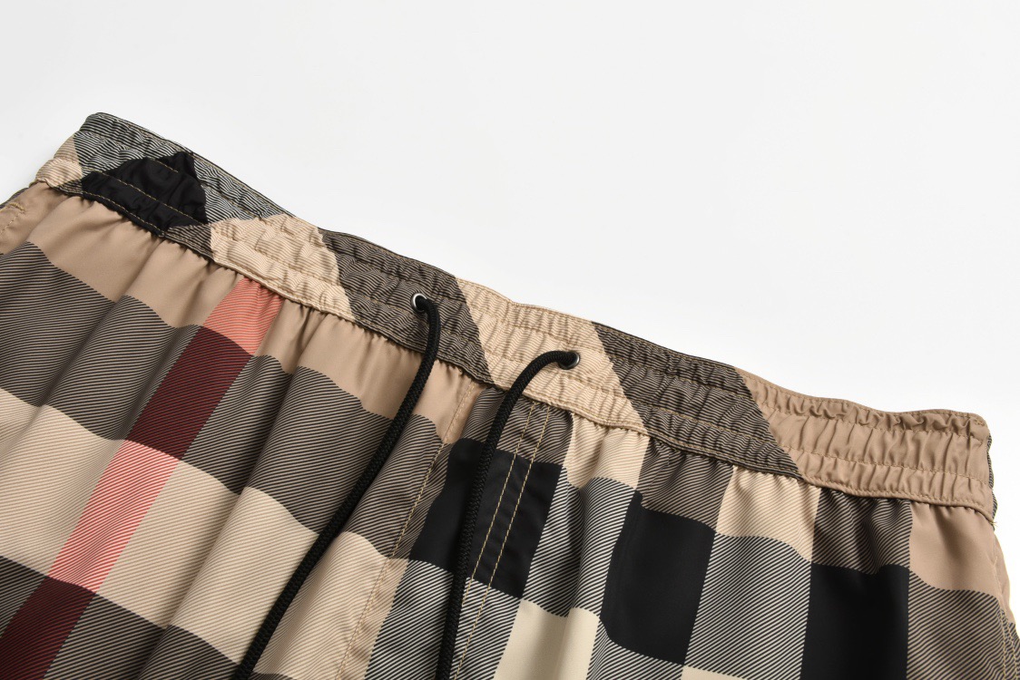 Burberry shorts pants