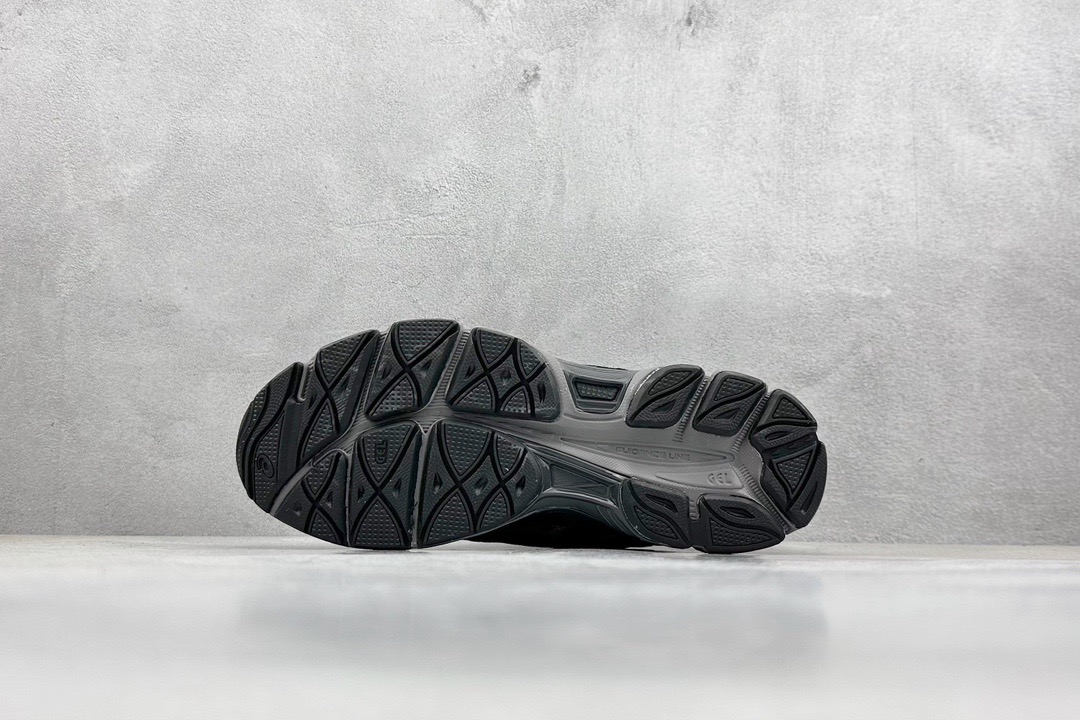 ASICS Gel-NYC black sneaker