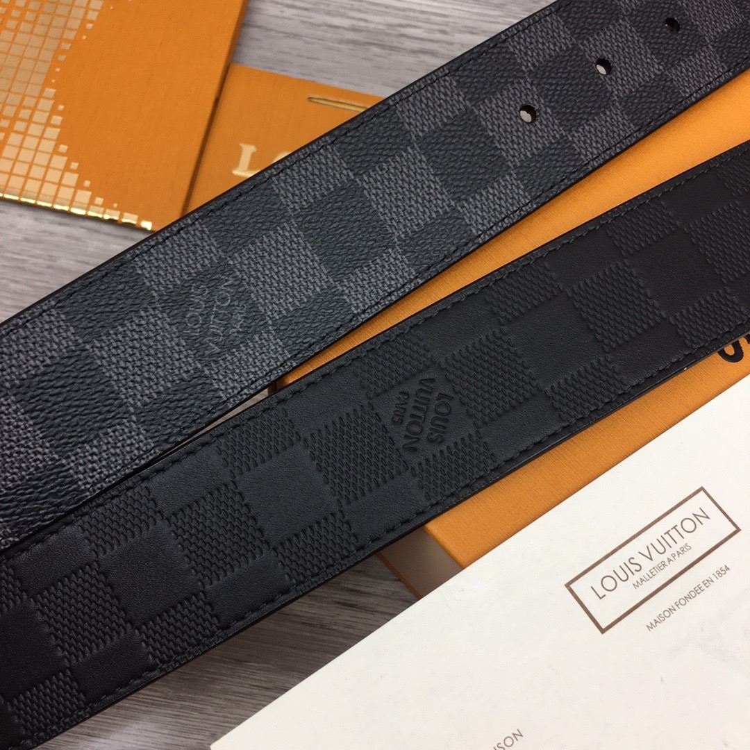 LV Initiales 40MM Reversible Belt M0668Q