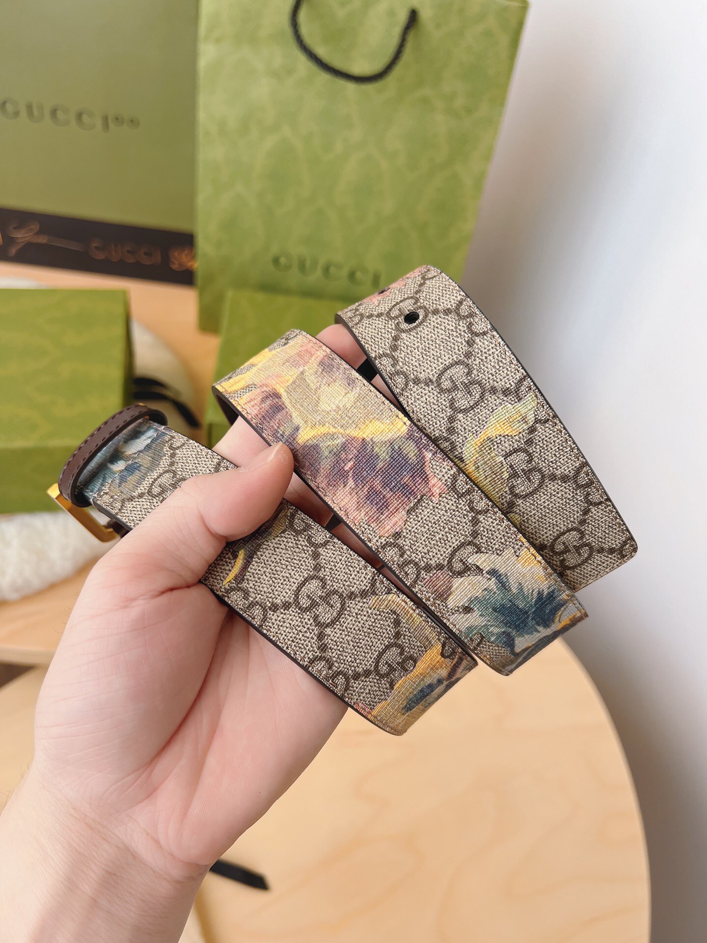 Gucci GG carnation print belt 677534