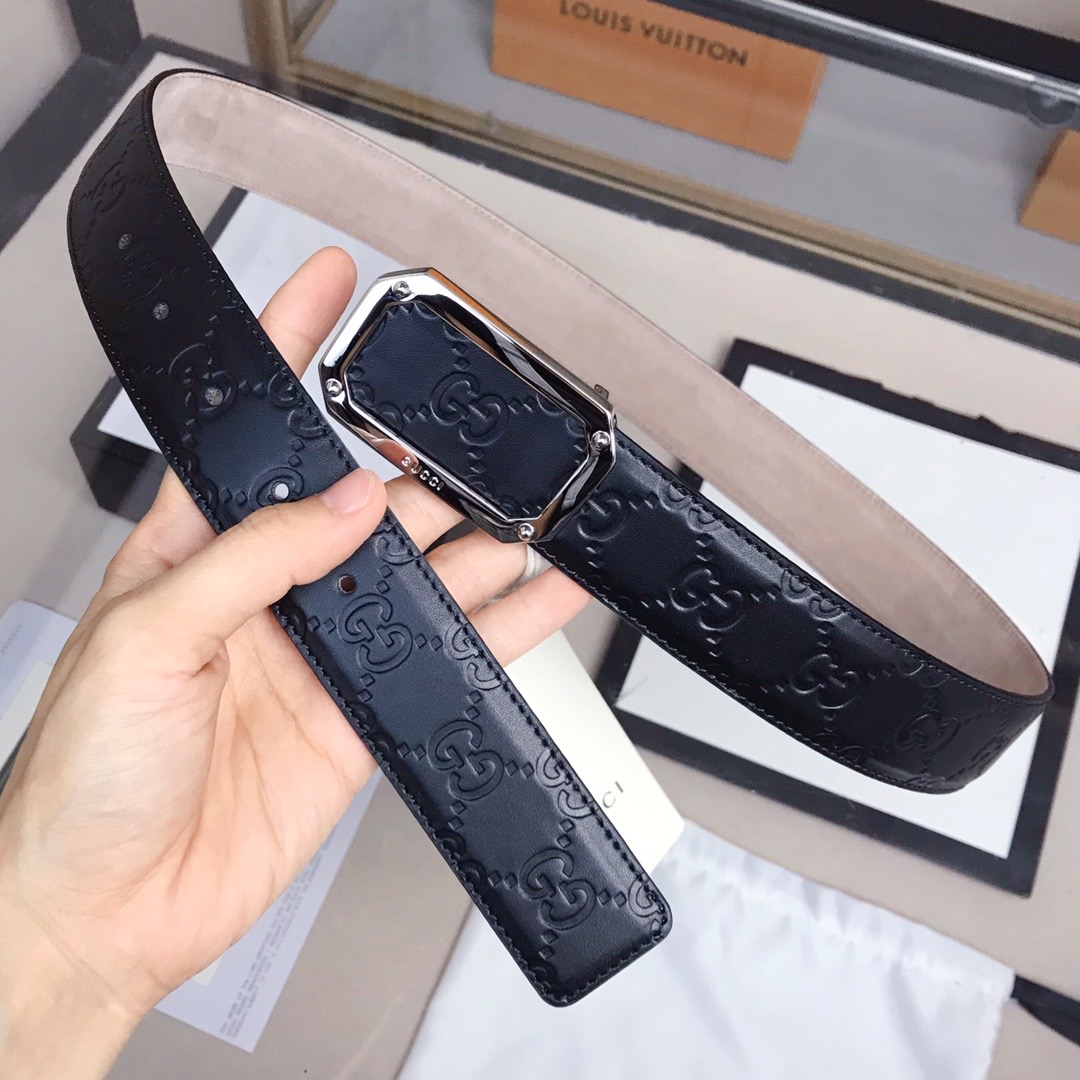 Gucci Signature leather belt 403941