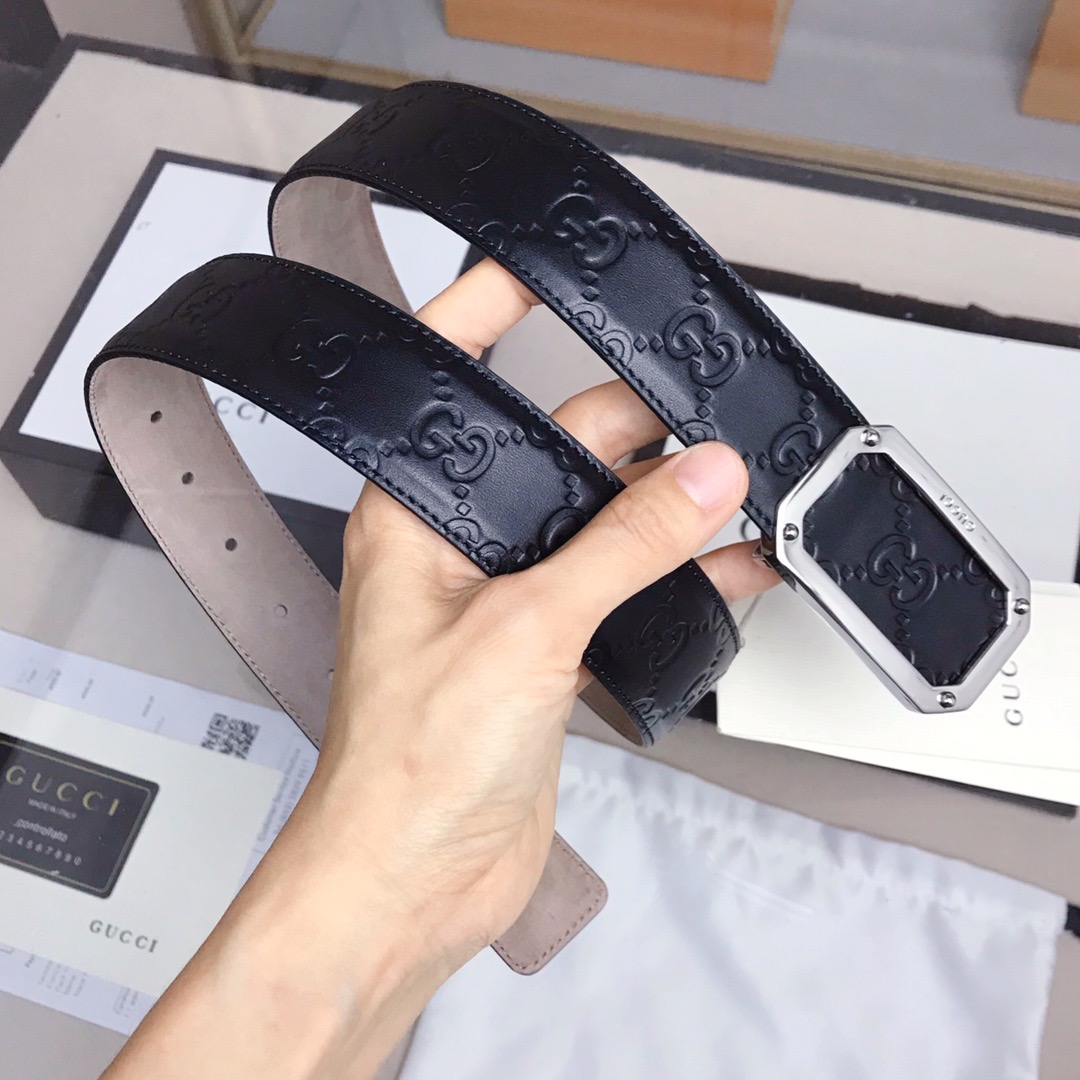 Gucci Signature leather belt 403941