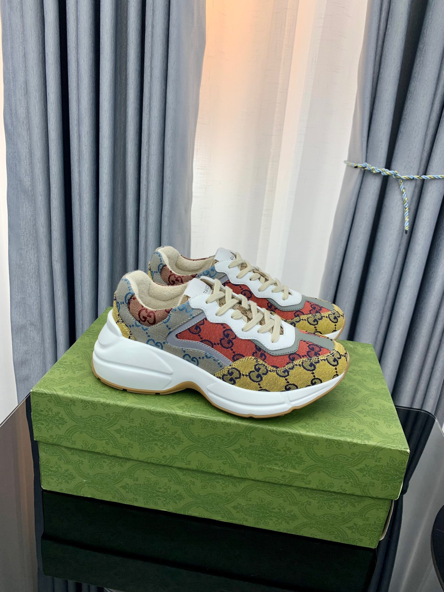 Guccii1 Rhyton sneaker