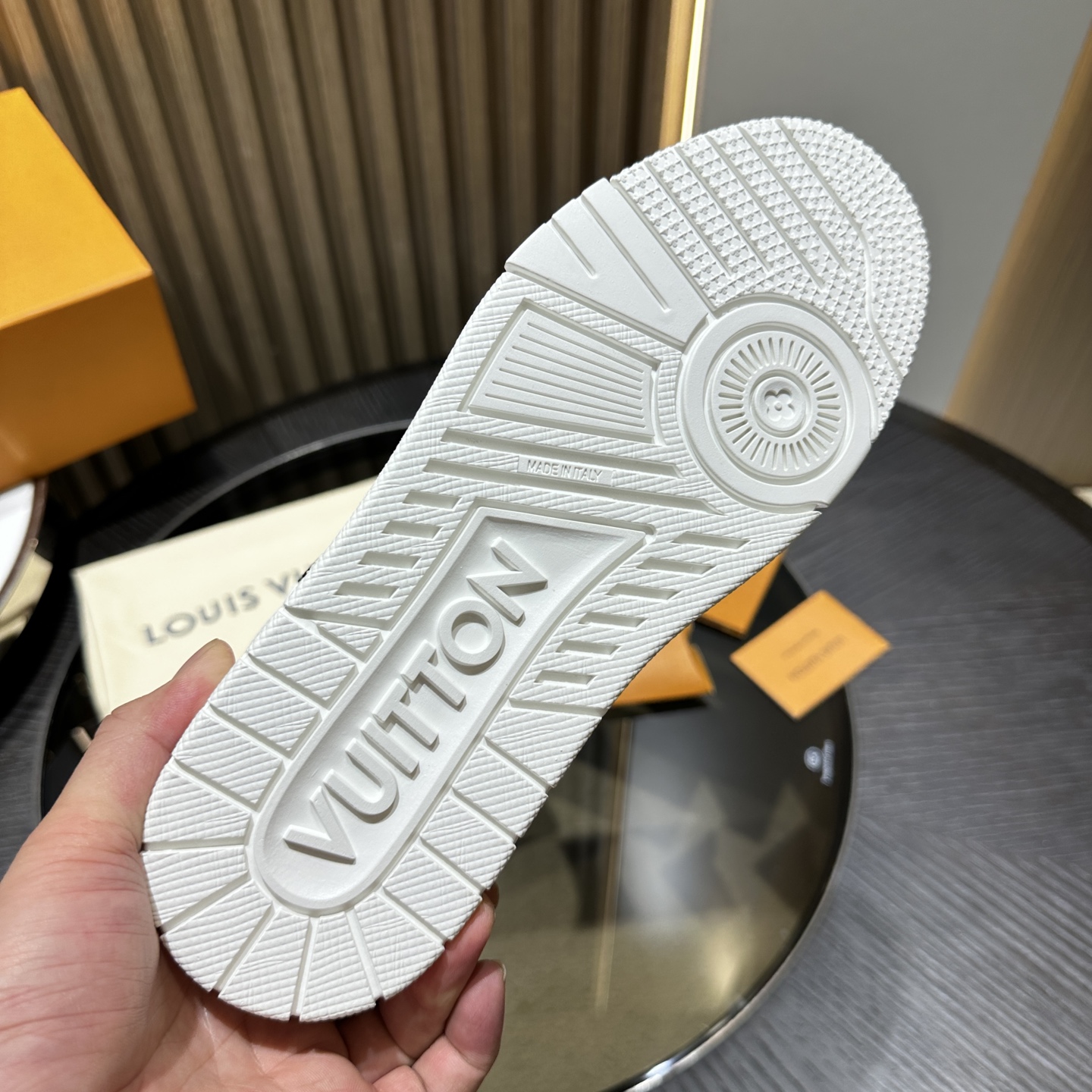 Louis Vuitton trainer white LV