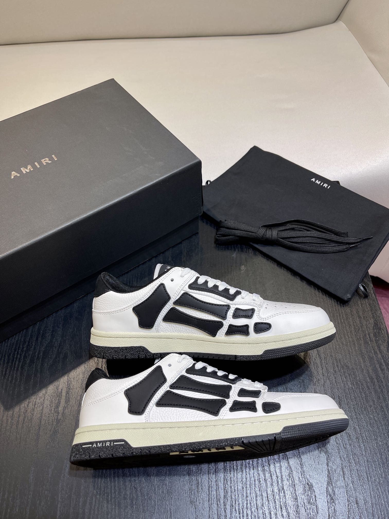 Amiri Skel Top Low White black