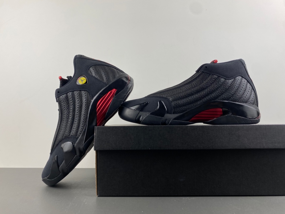 Air Jordan 14 “Last Shot” Black and red 487471-003