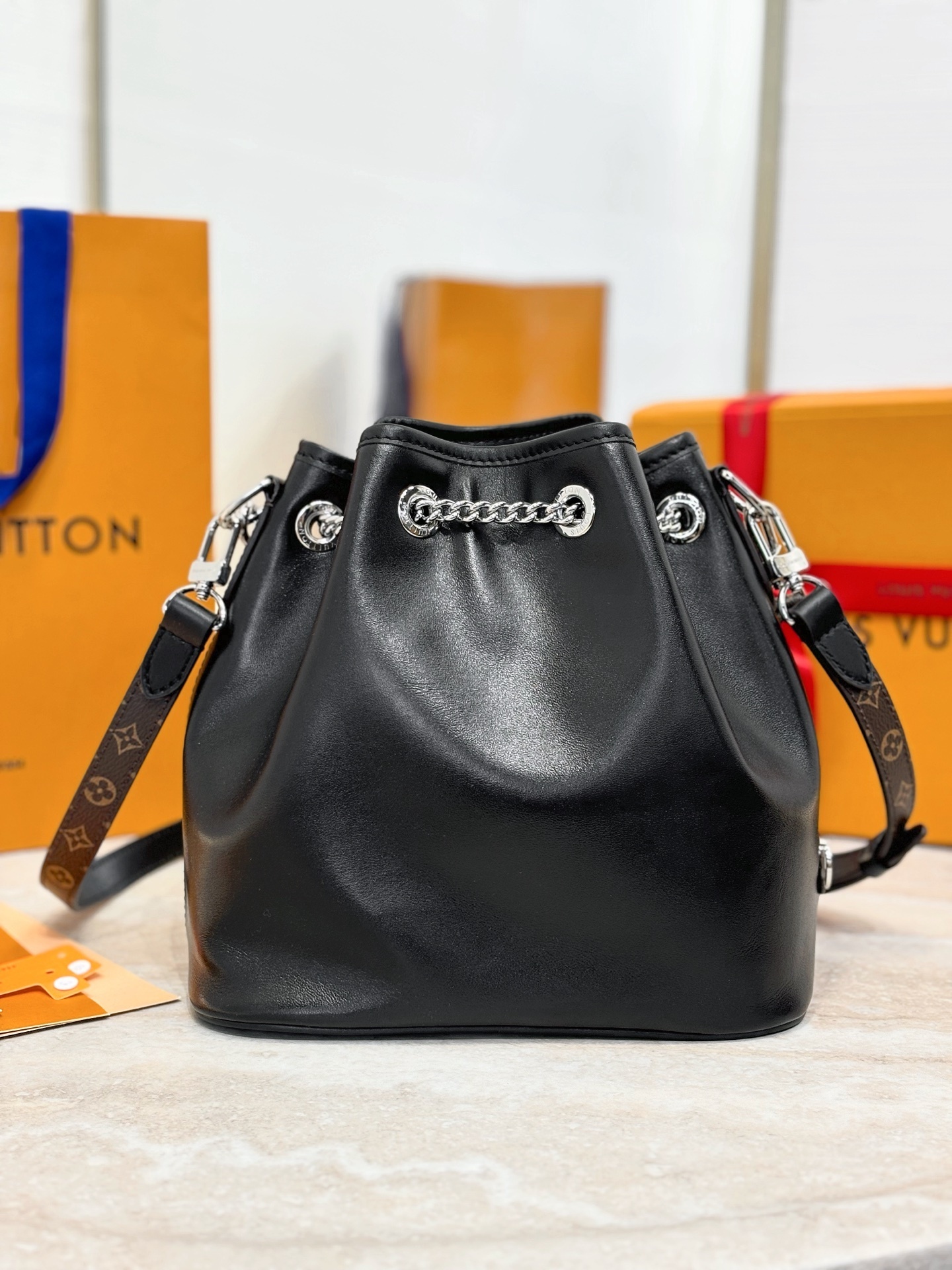 LV NO WAY VIBE 24*22.5*15.5CM