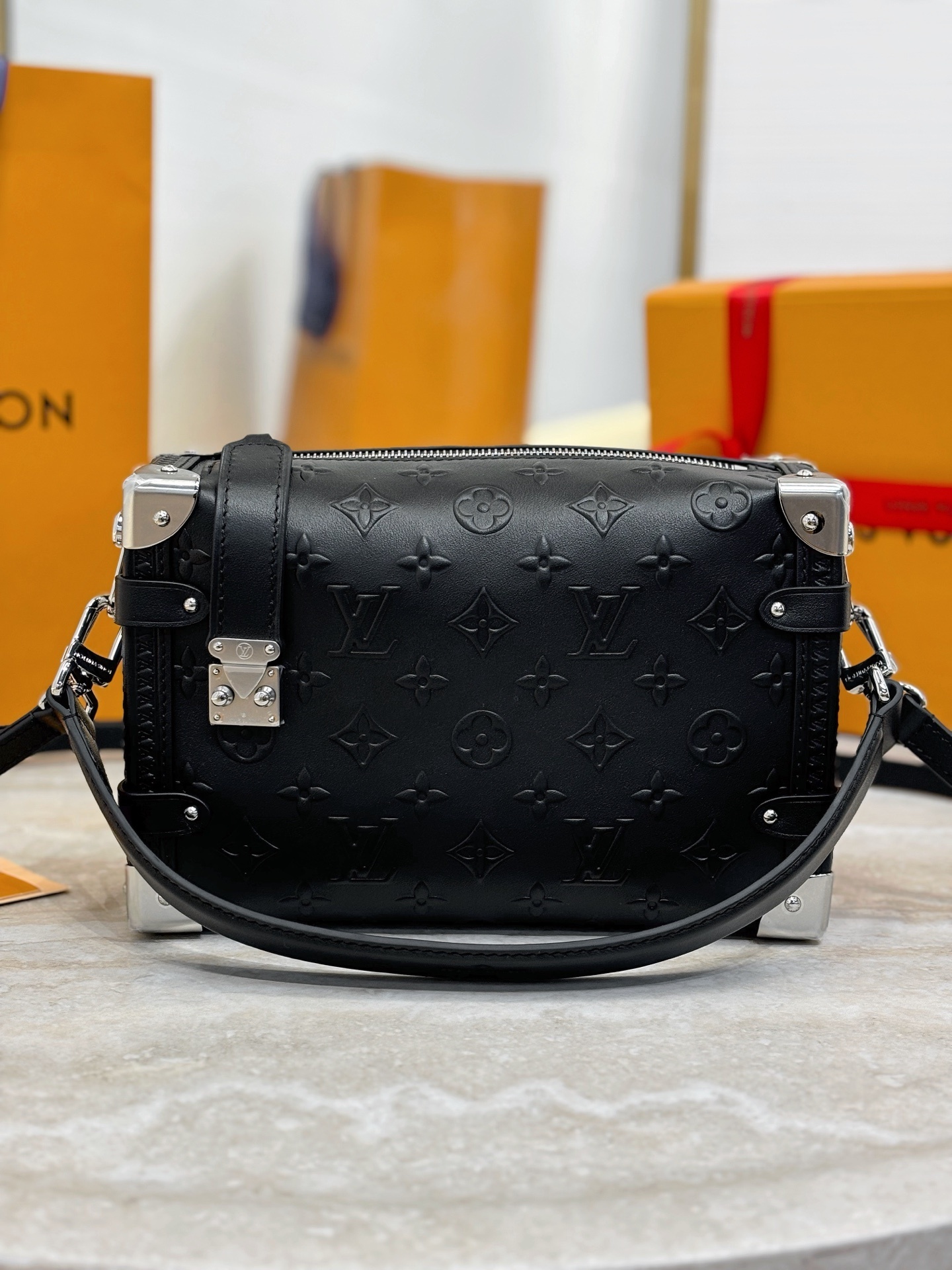 LV Side Trunk MM 23.5*16*8.5CM