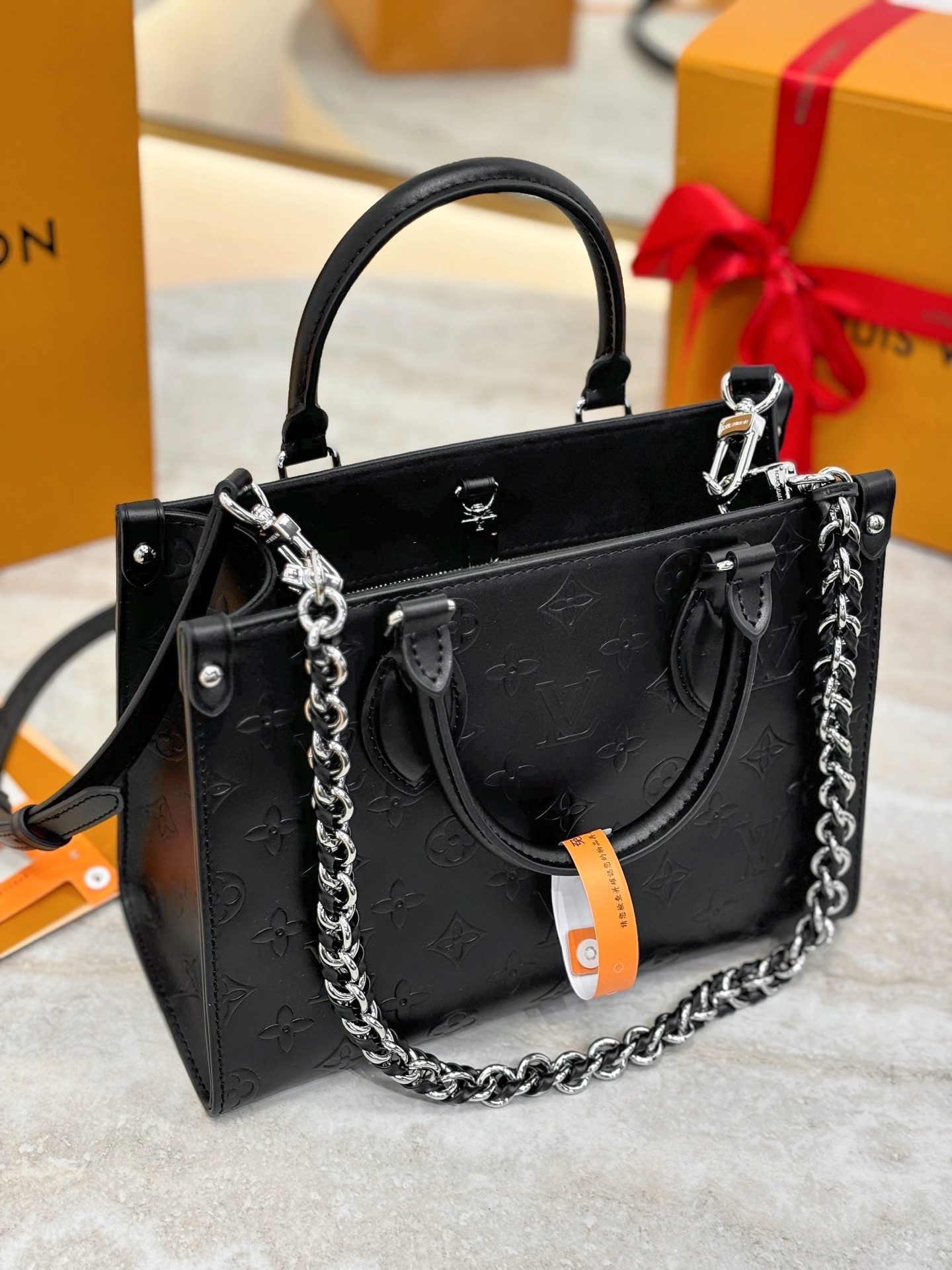 LV OnTheGo 25*19*11.5CM