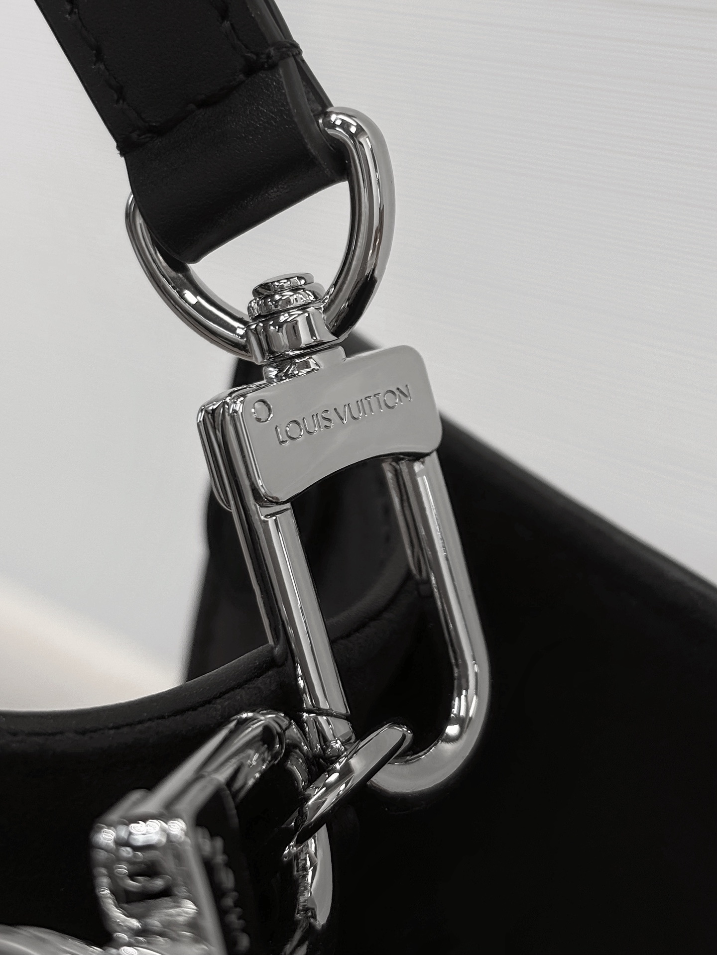 LV OnTheGo 25*19*11.5CM