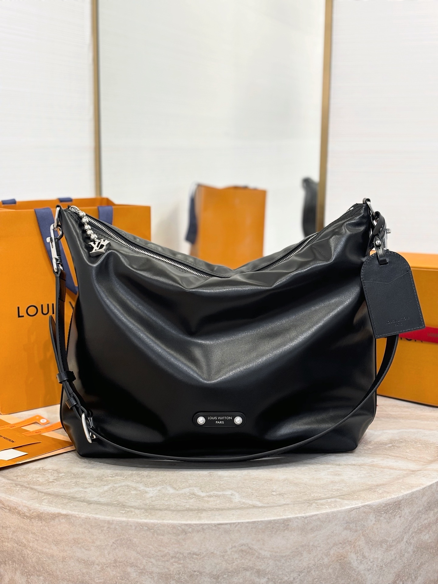 LV Vagabond Hobo 38*35*12CM