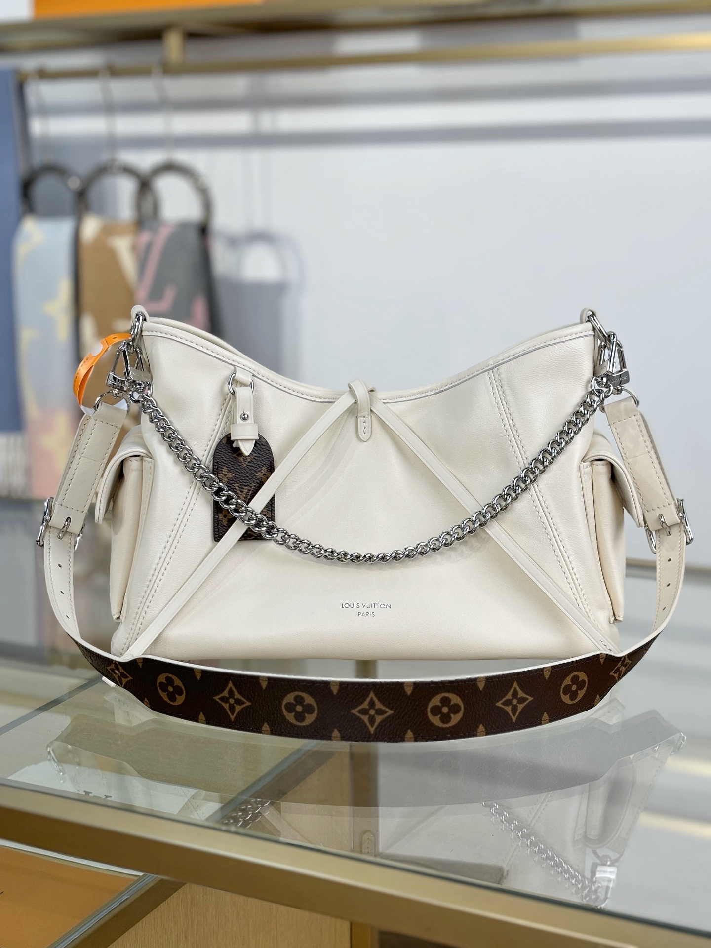 LV CARRYALL CARGO 33.5*23*15CM