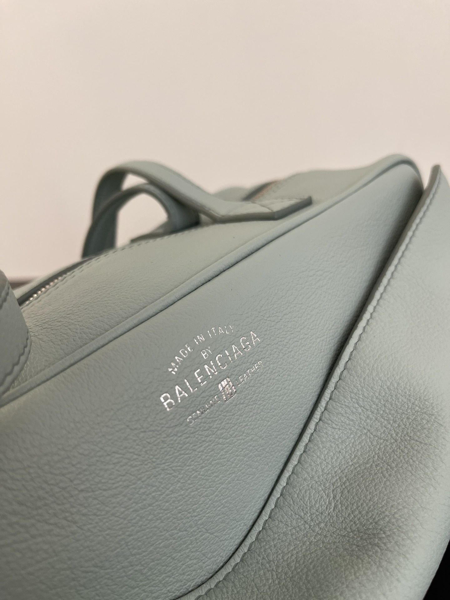 Balenciaga Carrie 26.9*13.9*5.3cm