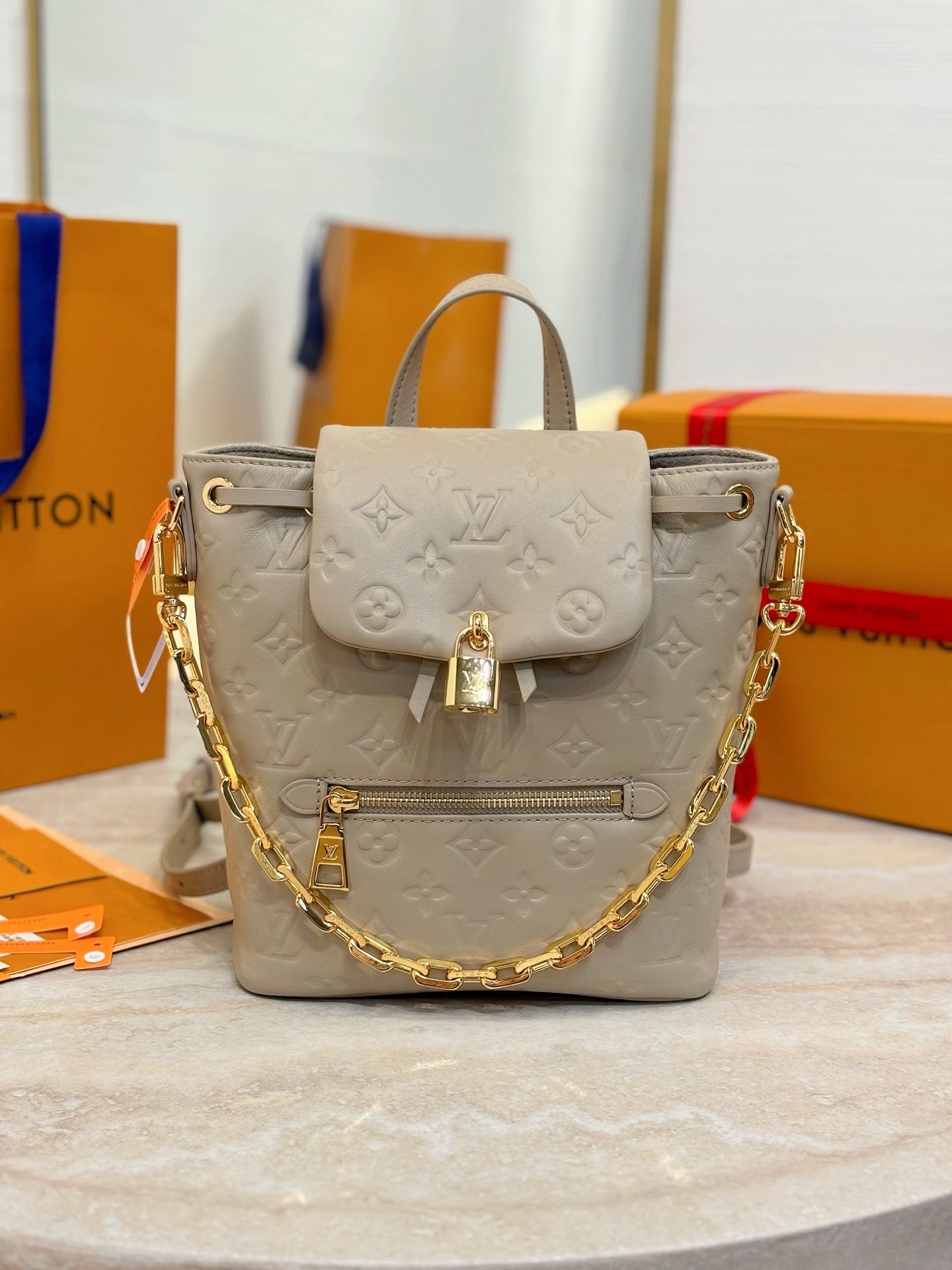 LV Coussin Backpack 26*21*10CM