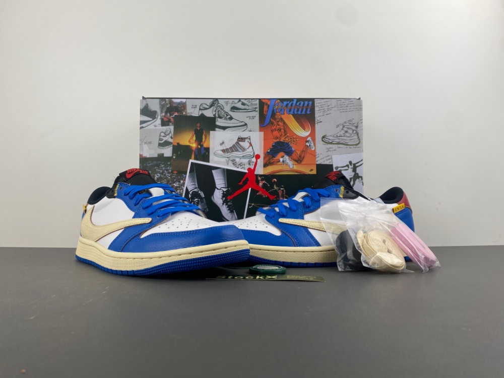 Travis Scott x Air Jordan 1 Low DM7866-111