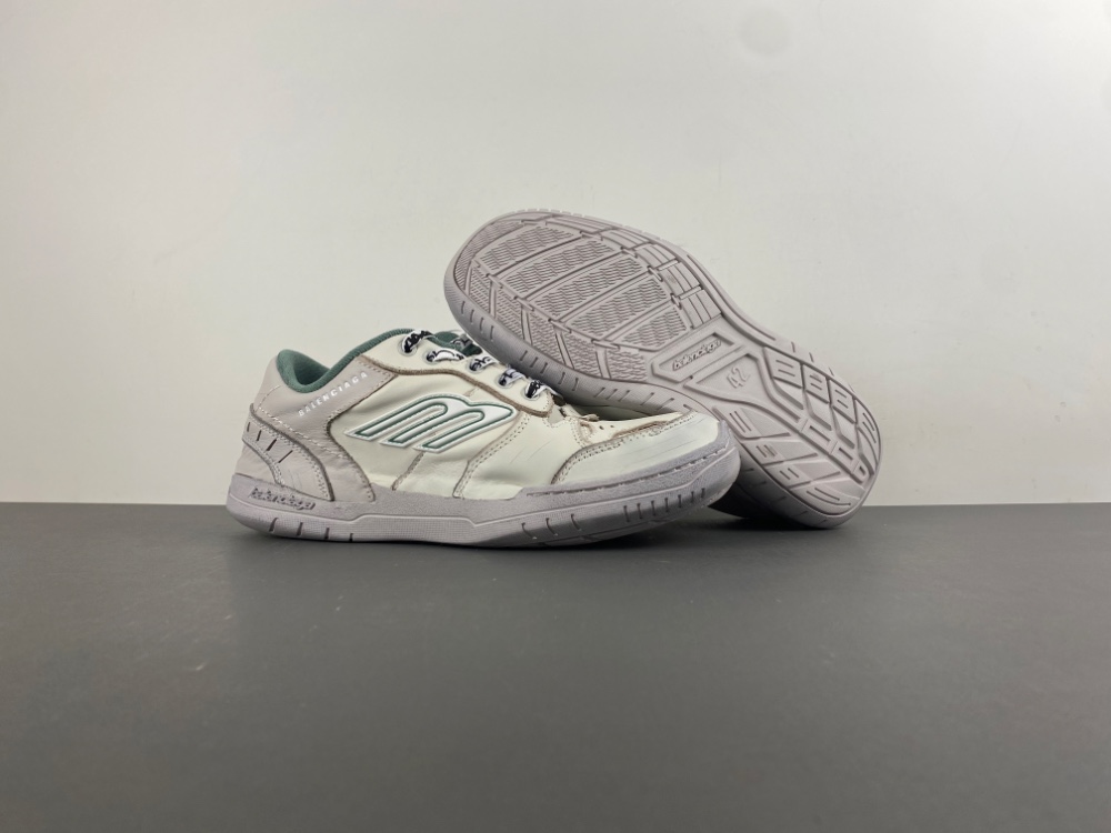 Balenciaga 18 Hamptons Worn-Out（247）841765 WCURS 9930