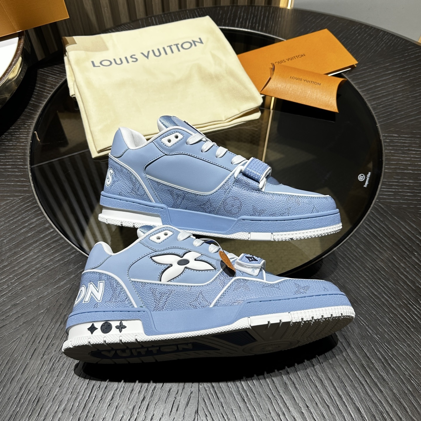 Louis Vuitton LV trainer sneaker 06