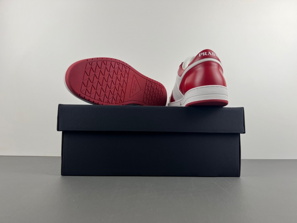 Prada sneaker white red
