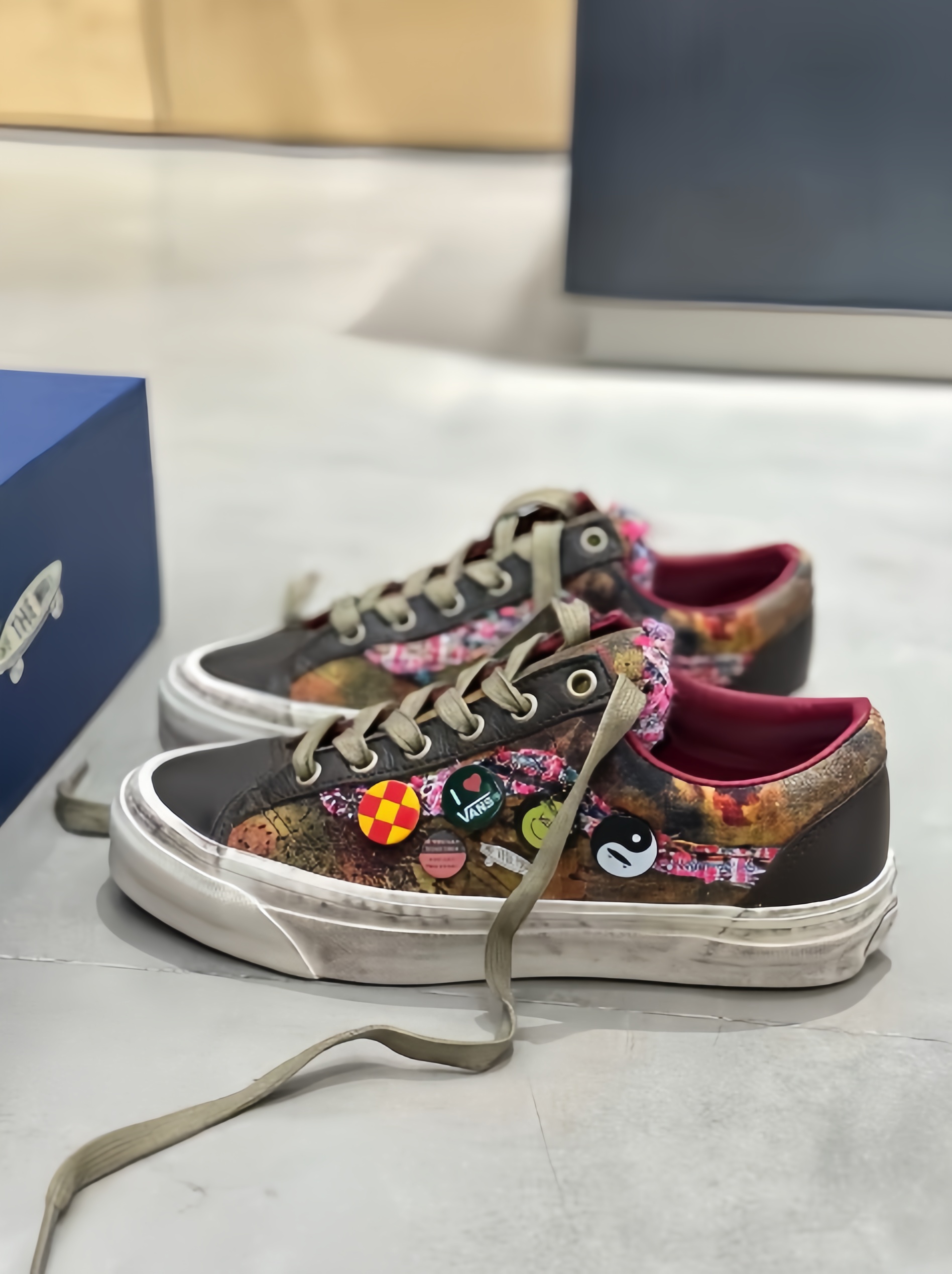 Premium Old Skool Shoe in Souvenir Warm Brown