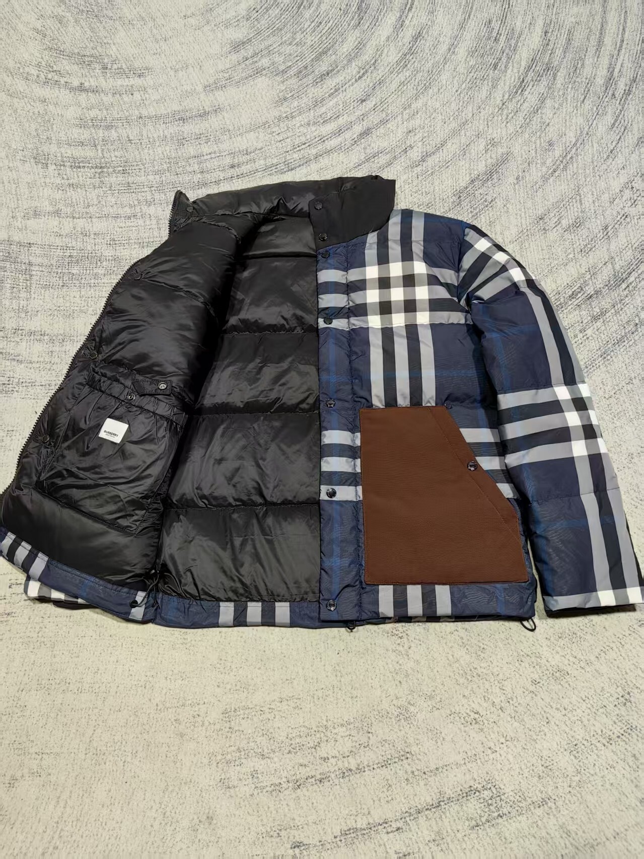 burberry Classic check contrast color large pocket down jacket