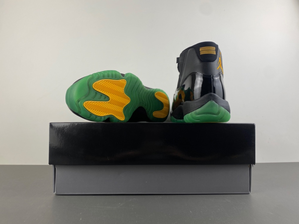 Air Jordan 11 Retro black green CT8012-037